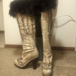 RARE! Stunning Kippys Boots Swarovski Crystals Size 9
